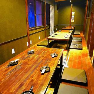 A private room with a sunken kotatsu where you can relax.Up to 22 people can be seated in a row.Enjoy your banquet in the restaurant's relaxing atmosphere, which is warmed by the warmth of wood.