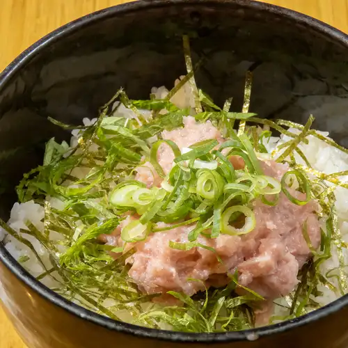 まぐろタタキ丼