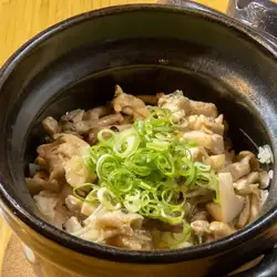 大山鶏ときのこの釜飯