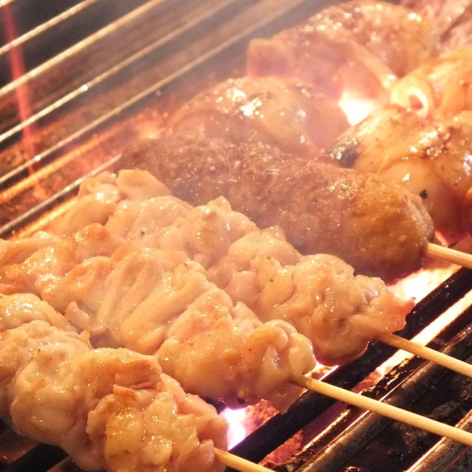 直接生產的雞肉烤雞肉串、刺身、2H無限量暢飲、精選食材4000日元～