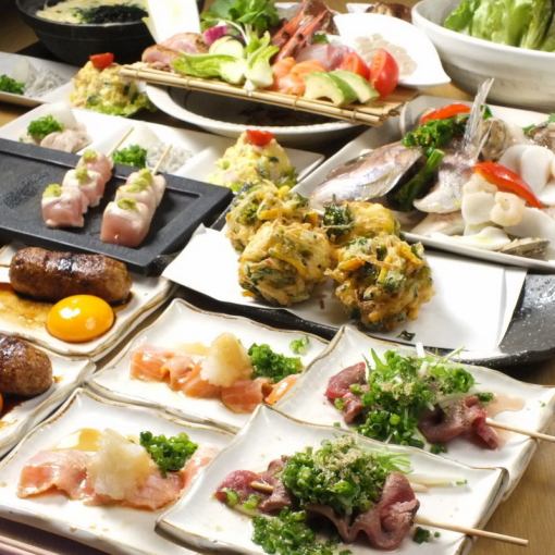 【適合忘年會和其他各種宴會】最受歡迎的13道菜套餐，90分鐘，無限暢飲4,000日元，包括生魚片串等特色菜餚