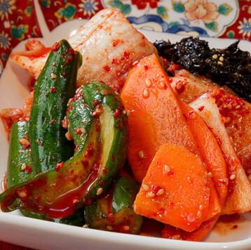 オーガニックの焼き野菜や多彩なサイドメニューも必見♪