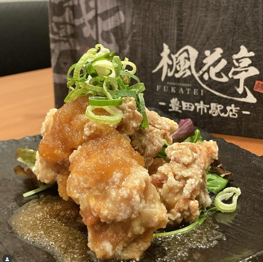 お喋りが進む、夜の居酒屋ラーメン時間♪