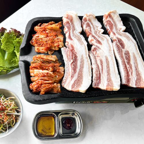 韓国料理といえば定番の【生サムギョプサル】