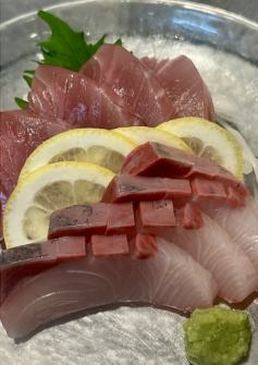 長浜市場から毎朝仕入れる鮮魚