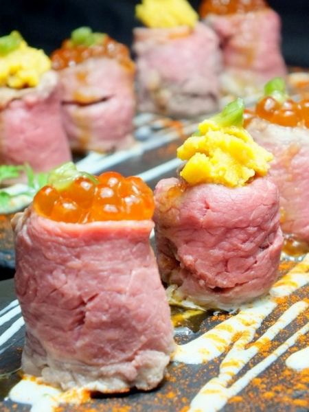 かたりばロール各種など、肉メニューも人気！