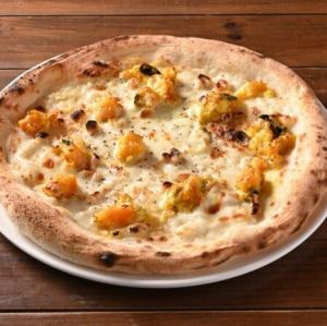 かぼちゃとヘーゼルナッツピッツァ