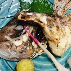 Grilled salted sea bream jaw