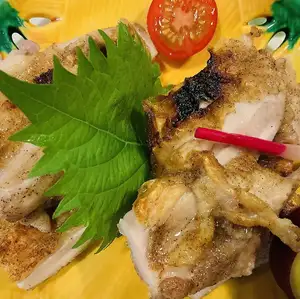 Salt-grilled chicken thigh