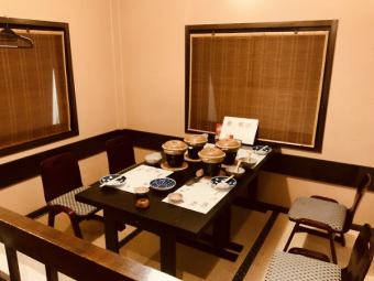 障子と衝立で 個室風の落ち着いた空間になっております。