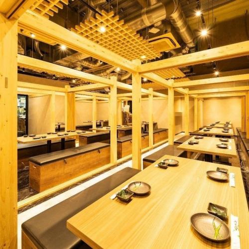 ゆっくりくつろげる店内