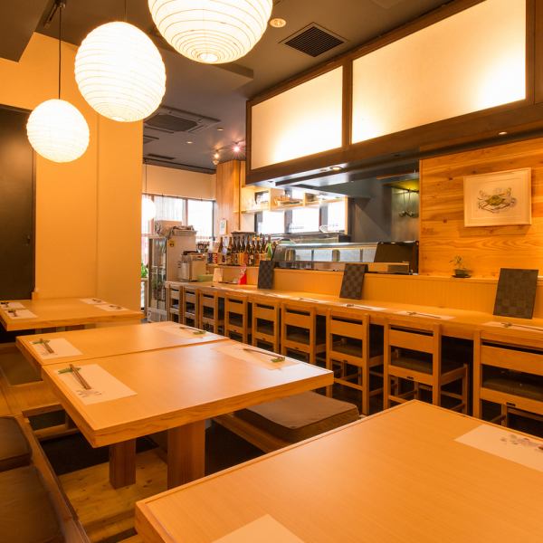 [Enjoy delicious fish dishes in a sunken kotatsu table] Fully equipped with spacious table seats and counter seats.It is recommended for banquets, receptions, and dinner parties.