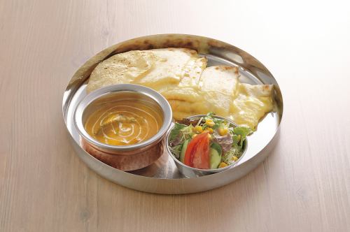 チーズナンランチ1360円(税込)