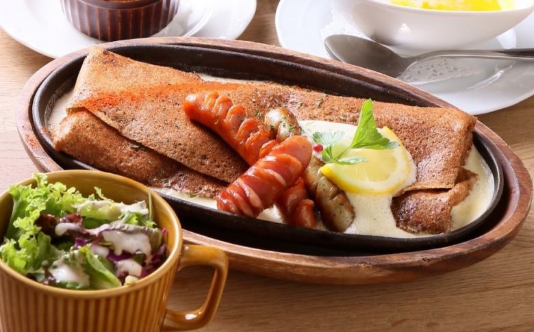 ソーセージとじゃがいものガレット