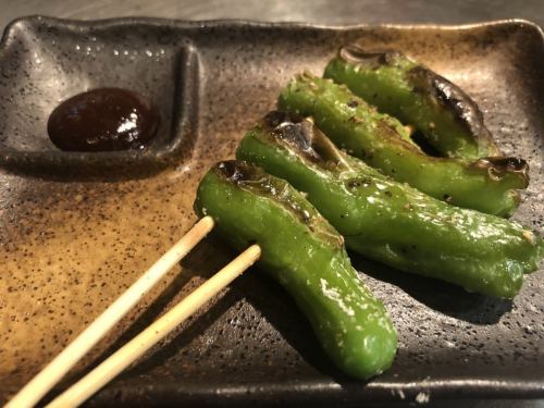 [Vegetable skewers] Grilled shishito peppers