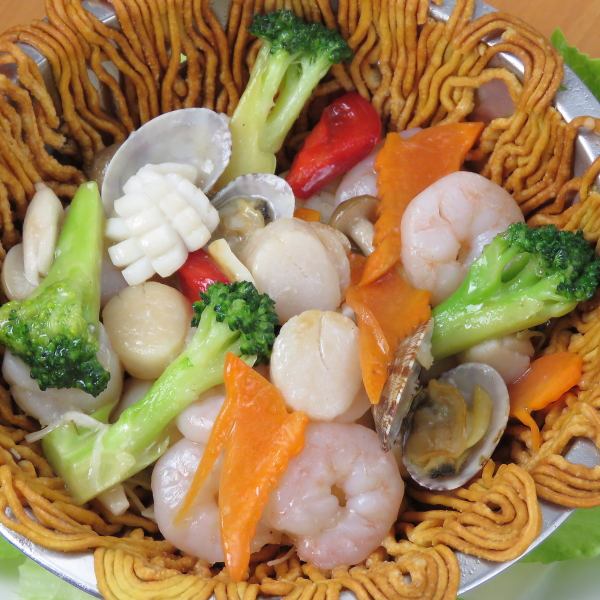 We also recommend ingenious dishes! Please enjoy the dishes in the color of [Fukushohanten] by adding an arrangement to Chinese food.