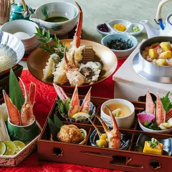 お昼の特撰かに御膳【唯 -ゆい-】全12品 4950円(税込)