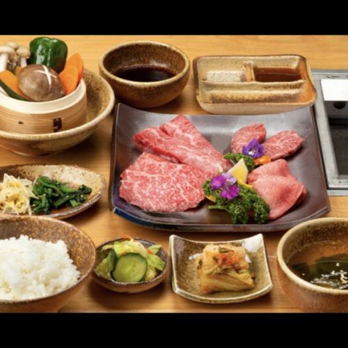 [Luxury with carefully selected Yonezawa beef]