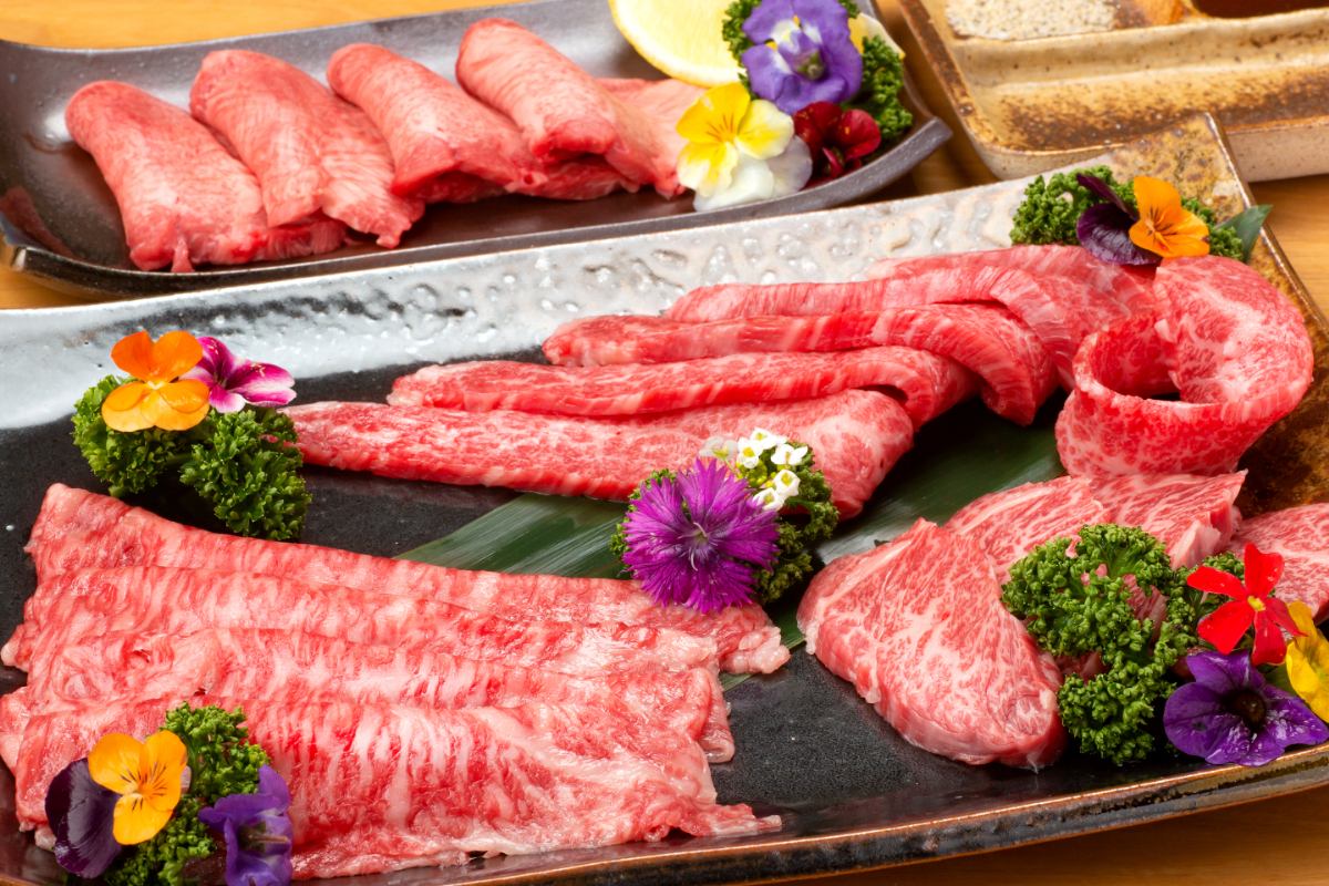 Authentic Yonezawa beef delivered directly from Yamagata! Buy whole cow Yonezawa beef with outstanding taste.Impressed by the highest quality meat!!