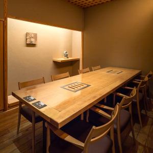 A private room that can accommodate 4 to 8 people.[Room charge: 16,000 yen per night (*lunch is free).】