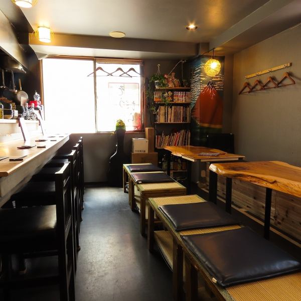 【好立地！御徒町駅から徒歩4分♪】アクセス抜群の大人の隠れ酒場！お店は、ビルの２階にありゆっくり飲みたい方のプライベートなお食事にもぴったり♪15時から営業しておりますので、早く仕事が終わって飲みたい方にもぴったり♪