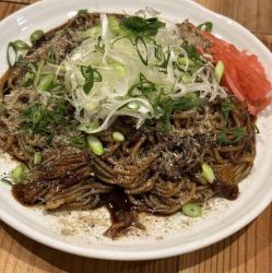 おでん出し香る牛すじ焼きそば