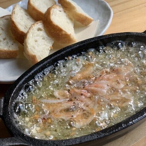 桜えびとしらすのアヒージョ