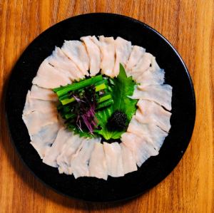 新メニュー 牛ミノてっさ風 キャビア添え