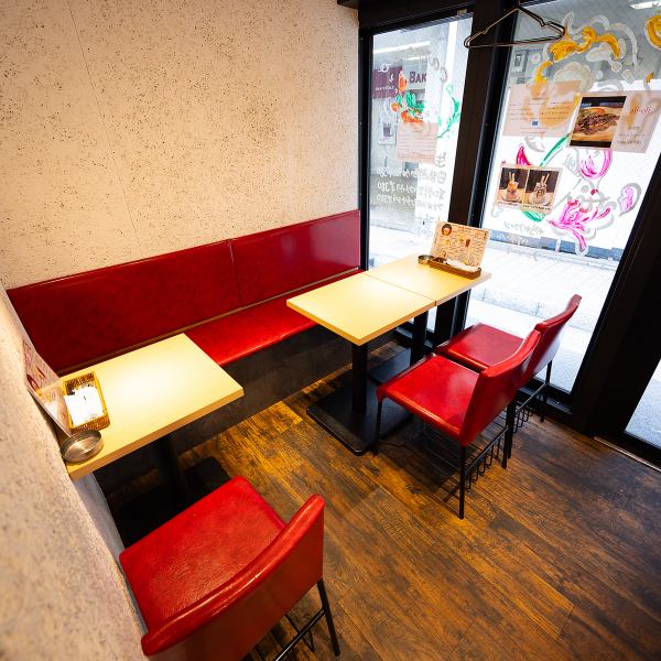 2～4人でゆったり楽しめるテーブル席をご用意♪週末は15時スタートで昼のみにもピッタリです！【大阪/天満/居酒屋/イタリアン/牡蠣/海鮮/昼飲み/女子会/デート】