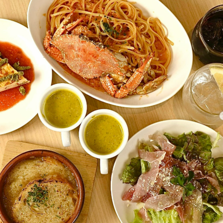 【各種宴会にもピッタリ!2時間飲み放題付◆】≪全8品≫一押し!アリオリコース 3,500円 (税込)