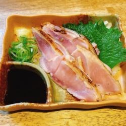 Seared chicken thigh (from Kagoshima) / Japanese beef liver sashimi with sesame oil each