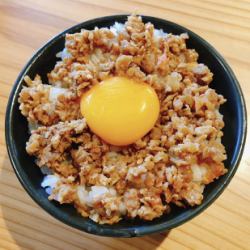 [おすすめ]特製卵かけご飯/親子鶏そぼろ飯