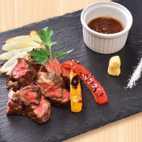 中落ちカルビの角切りステーキ