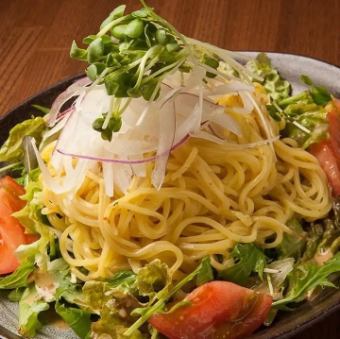 彩り野菜の北海道ラーメンサラダ／シラスポテトたっぷりサラダ