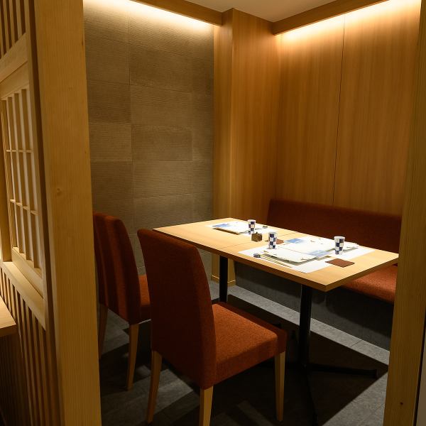 <About 3 minutes walk from Sannomiya Station> Japanese Kushiage Misaki opened in November 2022 on the first floor of Abe Building, close to Sannomiya Station.The restaurant is immaculately clean, and offers counter and table seats where you can watch the chefs at work up close, creating a lively atmosphere.It can be used for a wide range of purposes, such as visiting alone, having a few drinks after work, a girls' night out, or entertaining clients.