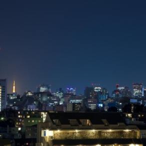 地上7階、ガラス張りの開放感たっぷりの空間です
