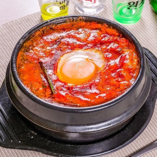 お刺身・ヤンニョムチキンなど和食も韓国料理も両方お楽しめます