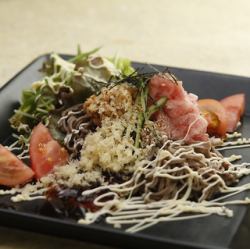 冷やしたぬきそばサラダ