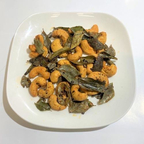 hot cashew nuts and curry leaves