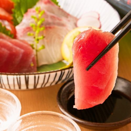 [A wide variety of fresh fish♪] The seafood, including tuna and amberjack, is so fresh it's worth a meal!
