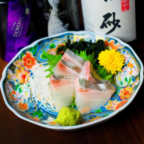 Striped horse mackerel sashimi