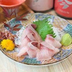 鰤のお刺身（富山・宮城）