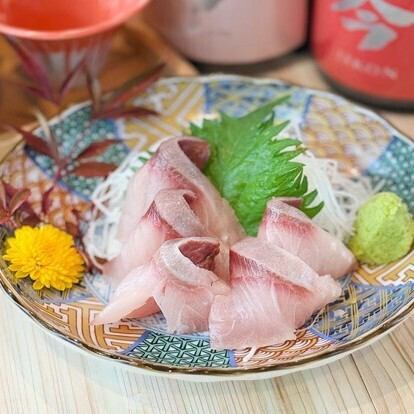 鰤のお刺身（富山・宮城）
