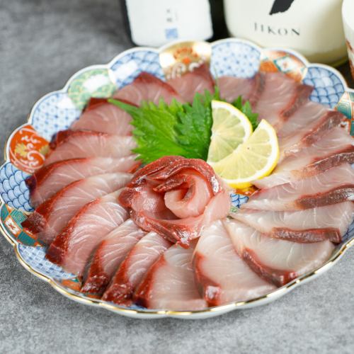 全国各地から届く、旬の海の恵みをお届けします。