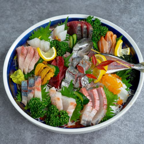 新宿駅から徒歩1分の海鮮個室居酒屋。海鮮、日本酒が絶品。歓送迎会のご予約受付中。