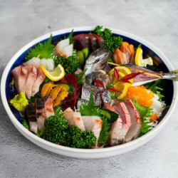 A large platter of fresh seafood [Please allow some time for preparation]