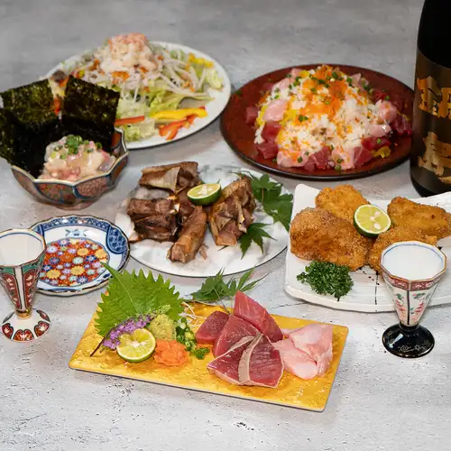 秋の宴会や忘新年会に合わせた鍋なし宴会コースもご用意。本鮪の食べ比べや日本酒付き飲み放題も充実。
