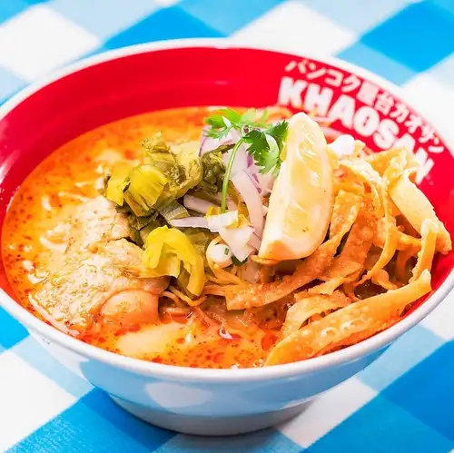 치킨 카레 국수 카오 소이