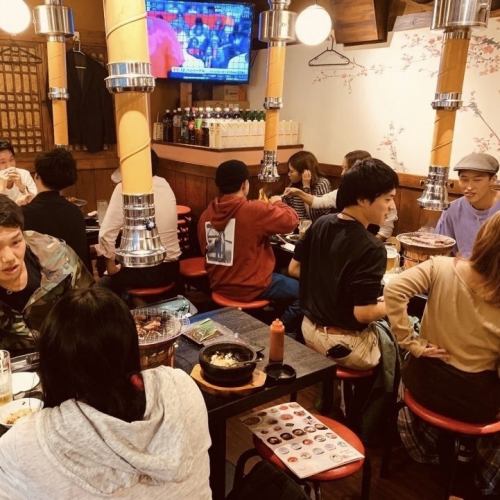 宴会にも◎な広々店内♪