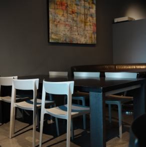 The relaxed atmosphere of the restaurant makes it perfect for a date or special occasion meal.The comfortable lighting and sophisticated interior create a special atmosphere.Enjoy some quality time with your loved ones.